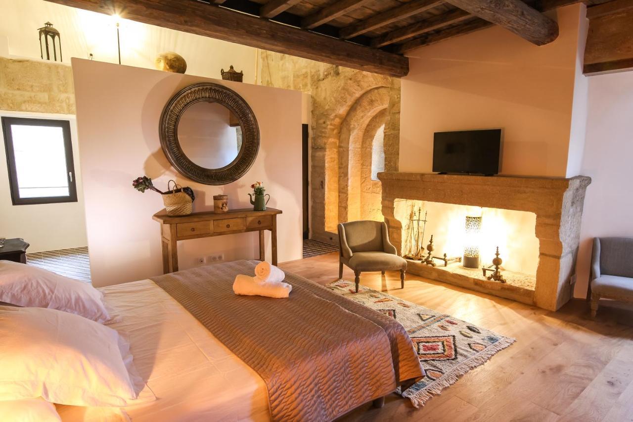 La Maison D'Aimé Saint-Quentin-la-Poterie Esterno foto