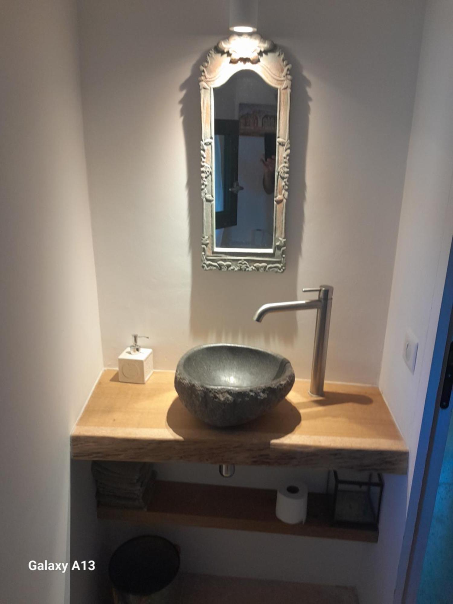 La Maison D'Aimé Saint-Quentin-la-Poterie Esterno foto